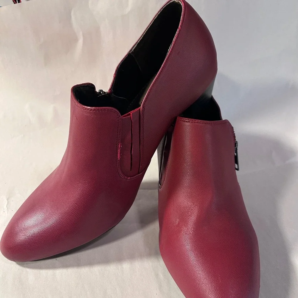 Rialto Sandra Red Faux‎ Leather Ankle Booties Shooties Size 9.5M Zip Block Heel